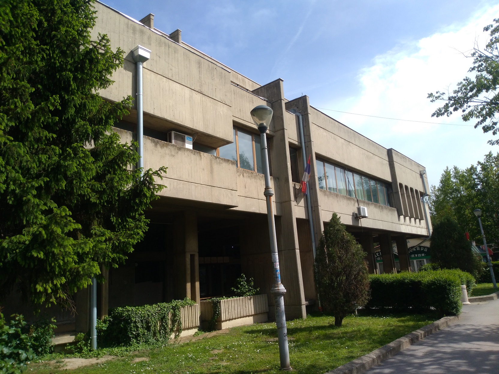 ОСУЂЕНА НА ТРИ ГОДИНЕ ЗАТВОРА: Од продаје некретнина присвојила 80 милиона динара 